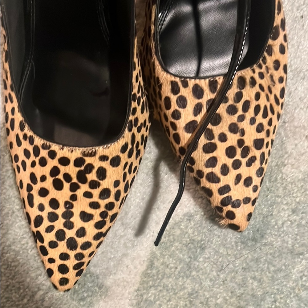 Chic Black and Tan Women's Shoes - Picture 4 of 5